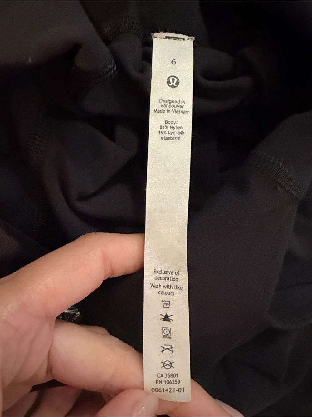Lululemon black align joggers size 6 with pockets